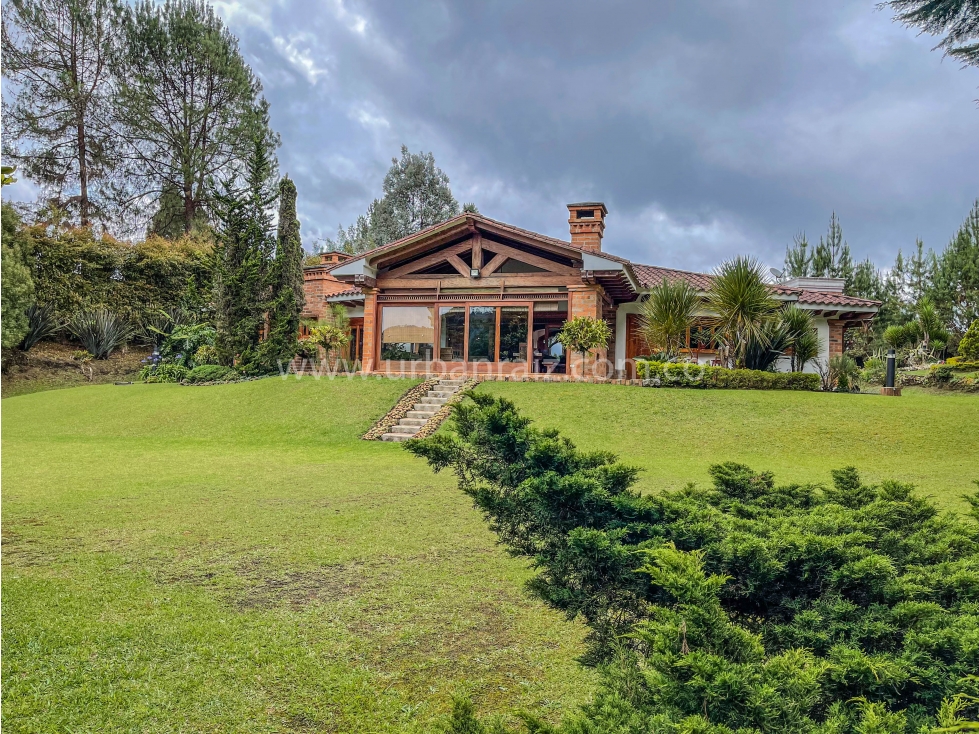 CASA DE UN SOLO NIVEL ENVIGADO ESCOBERO ESTILO RUSTICO