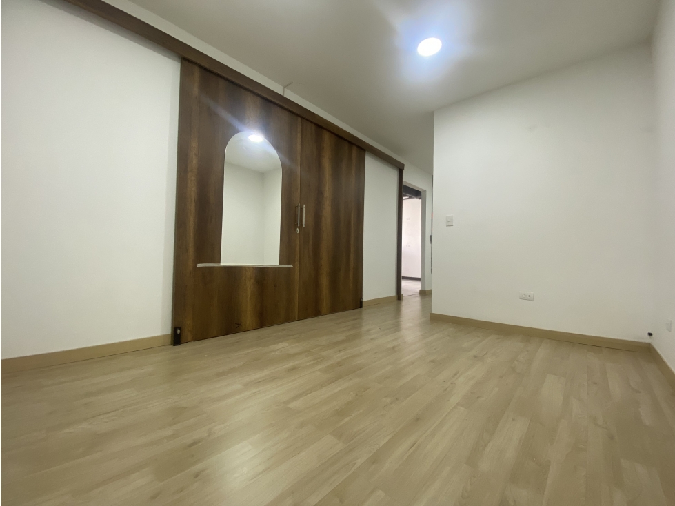 OFICINA EN ARRIENDO SECTOR ENVIGADO P2