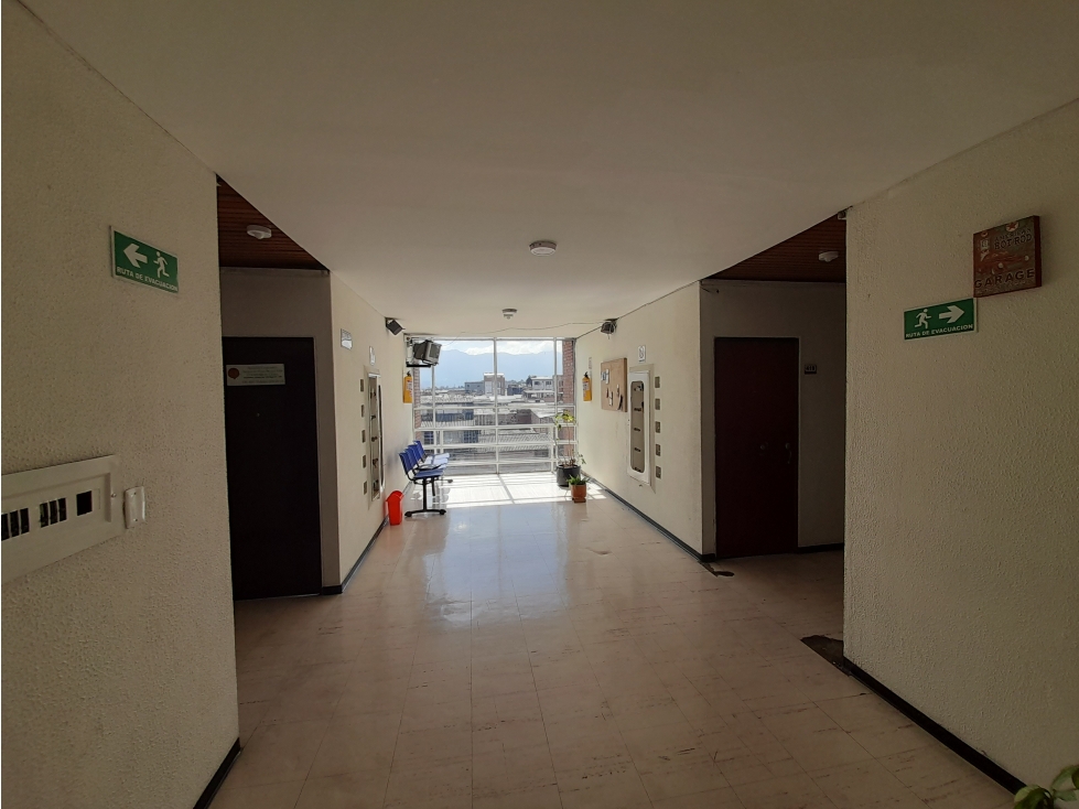 Venta de oficina en Centro Empresarial Barrio Estrada