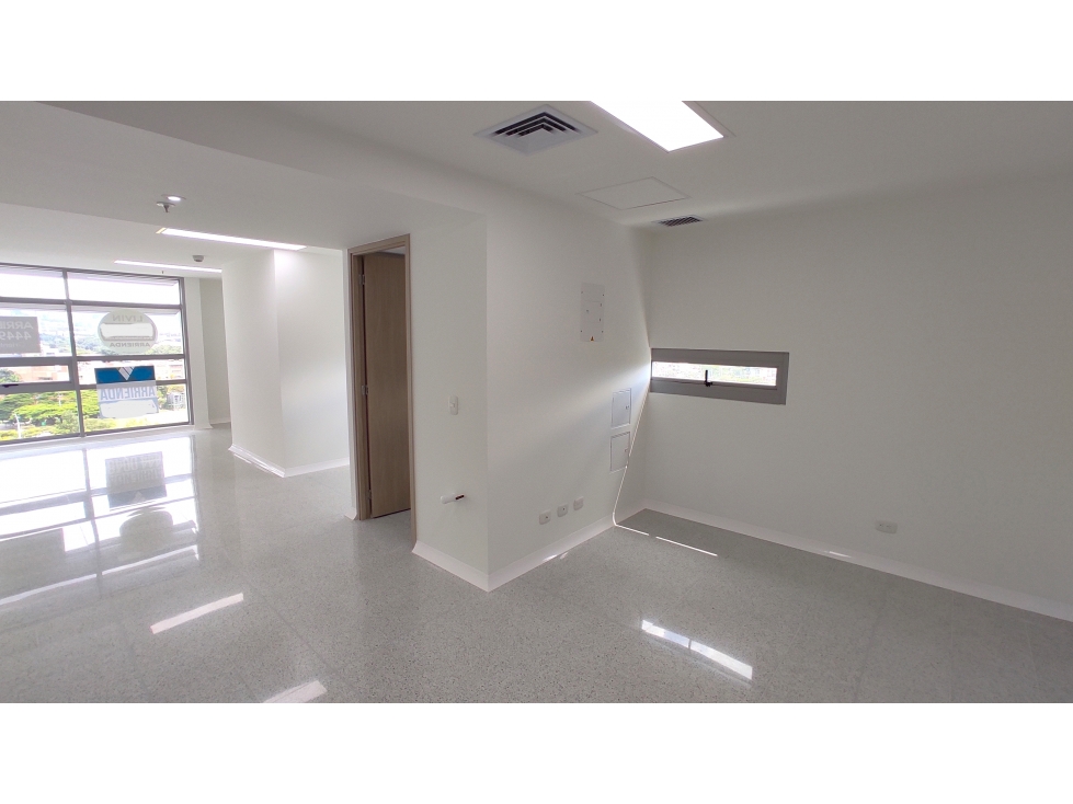 46 M2 En Av Las Vegas Consultorio Arriendo