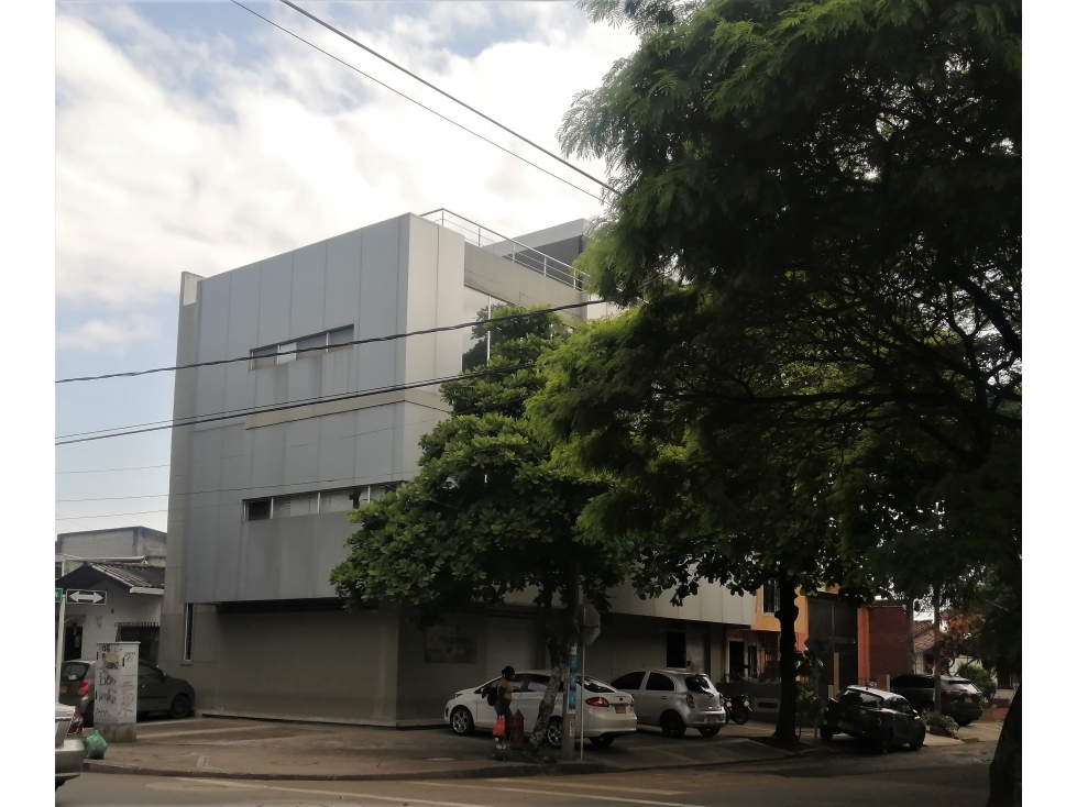 EDIFICIO EMPRESARIAL EN VENTA AL NORTE DE CALI