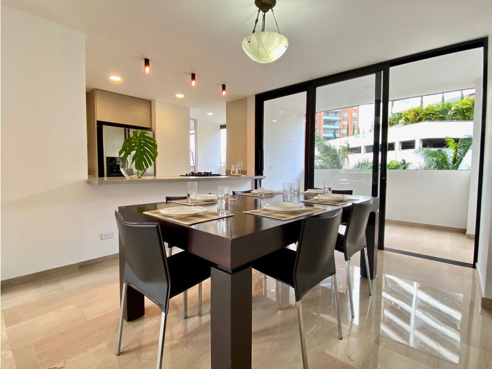 Espectacular Apartamento en Renta en Poblado Tesoro