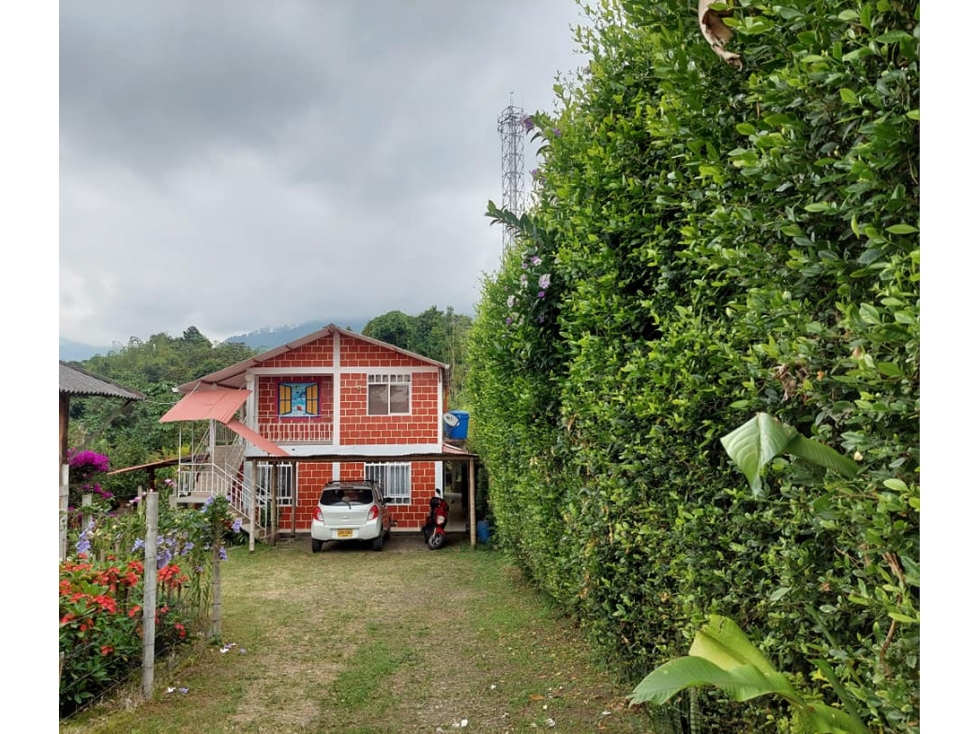 Se vende casa campestre en Calarcá