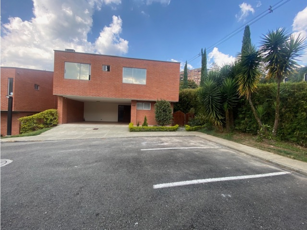 Venta Casa Loma de los Benedictinos Envigado