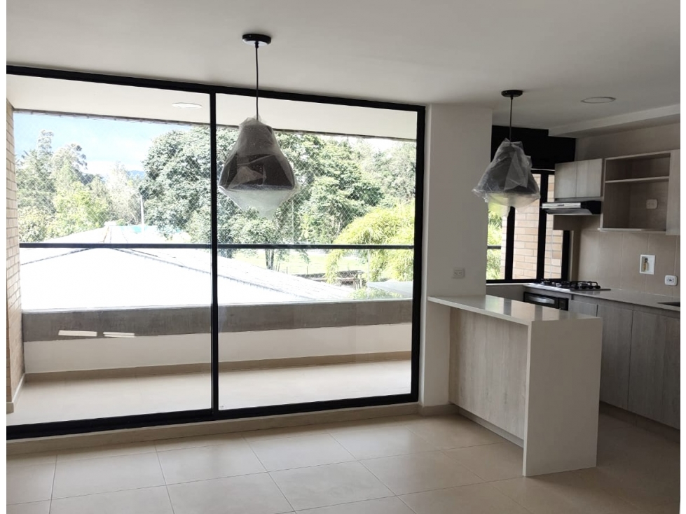 Apartamento en El Retiro cerca al Mall Macedonia.