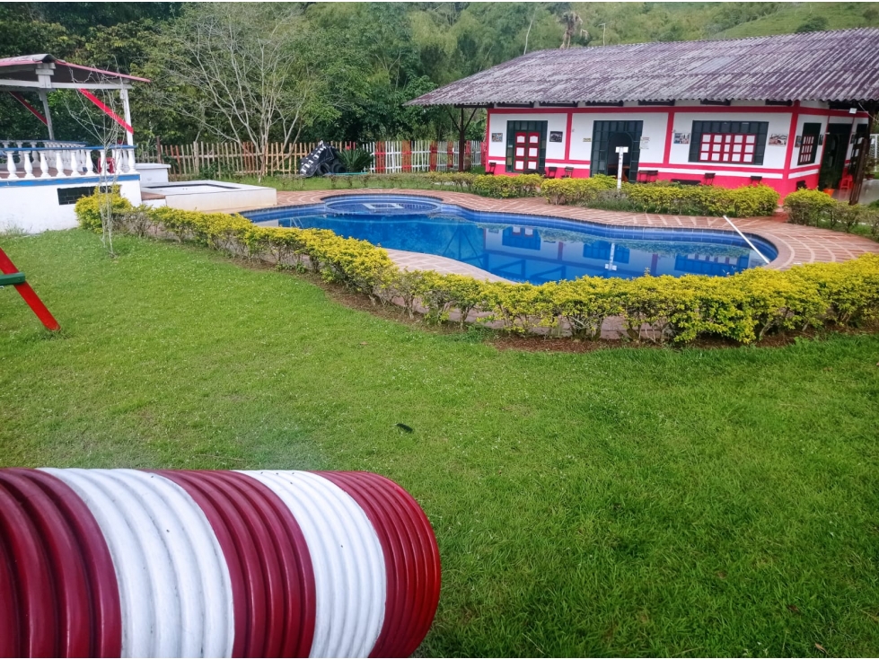 VENDO HERMOSA FINCA VACACIONAL EN COMBIA PEREIRA