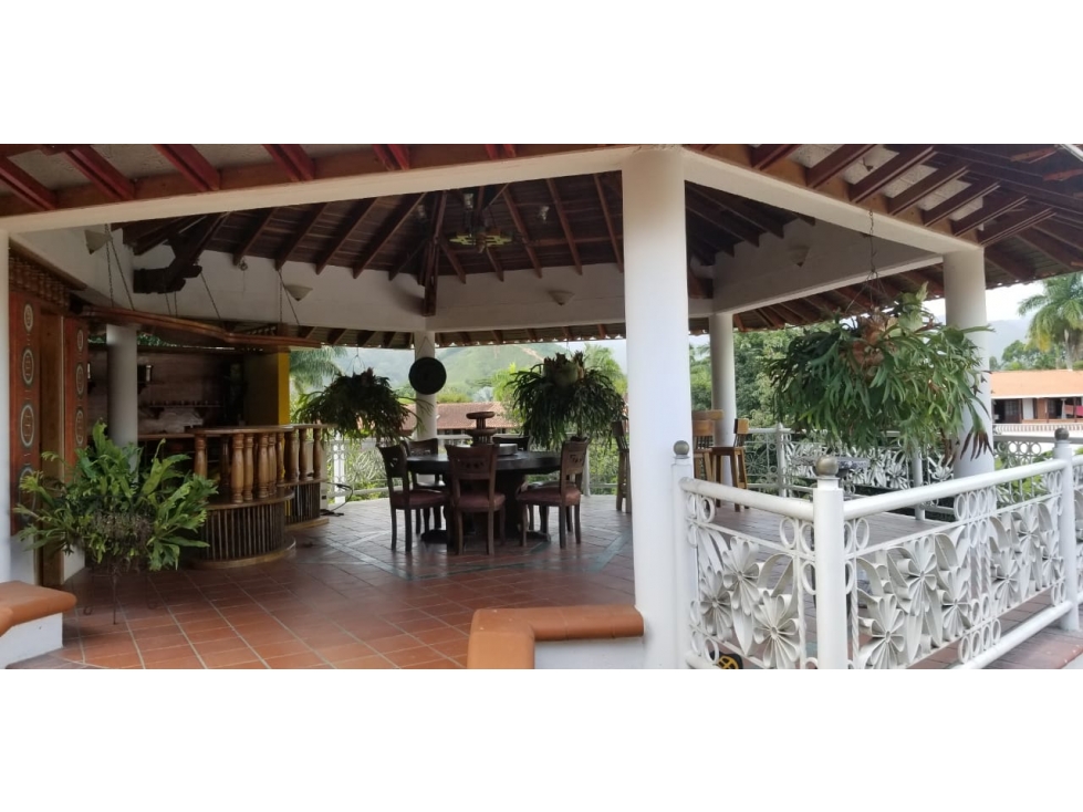 VENDO ESPECTACULAR CASA CAMPESTRE EN COMBIA