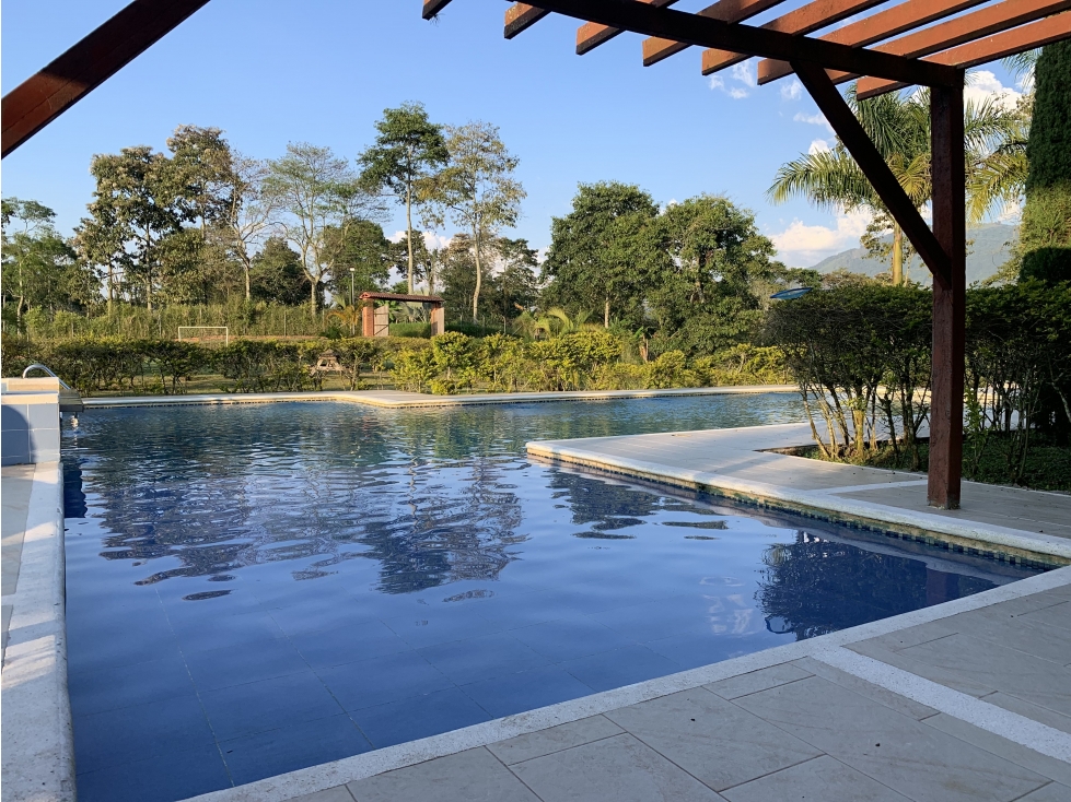 CASA FINCA FAMILIAR EN ARMENIA.