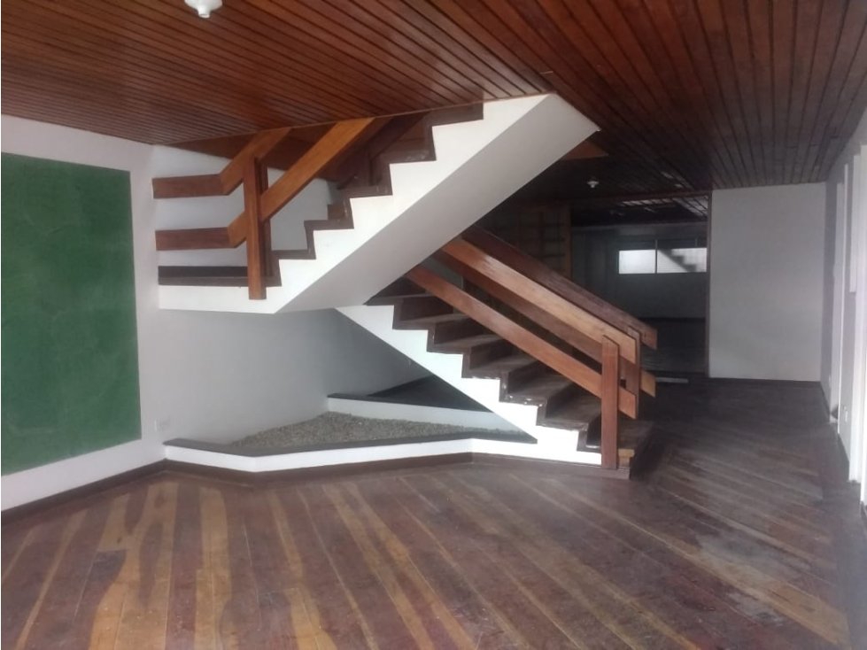 Venta de Casa comercial - Guayacanes - Manizales.