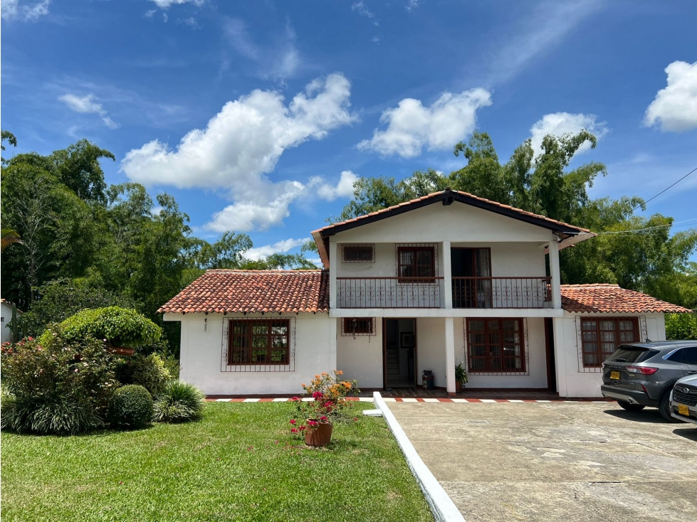 Se vende Casa Campestre en Cerritos-Pereira