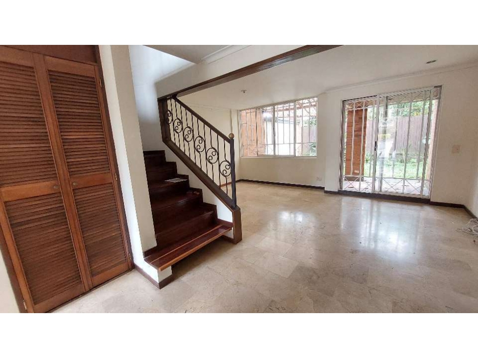 RHBR-10493 (CASA PISO 1, Envigado, Loma Brujas)