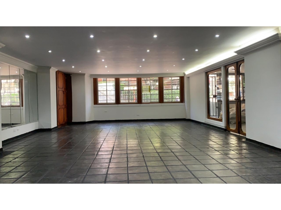 EN VENTA, LOCAL ZONA NORTE DE CALI AV 8