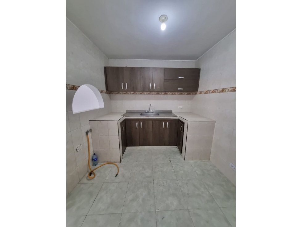 EN ALQUILER , APARTAMENTO LA NUEVA FLORESTA CALI.