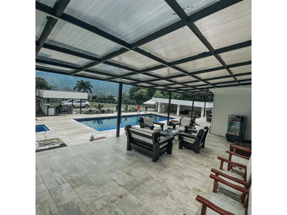 Se Alquila Finca en Copacabana F164