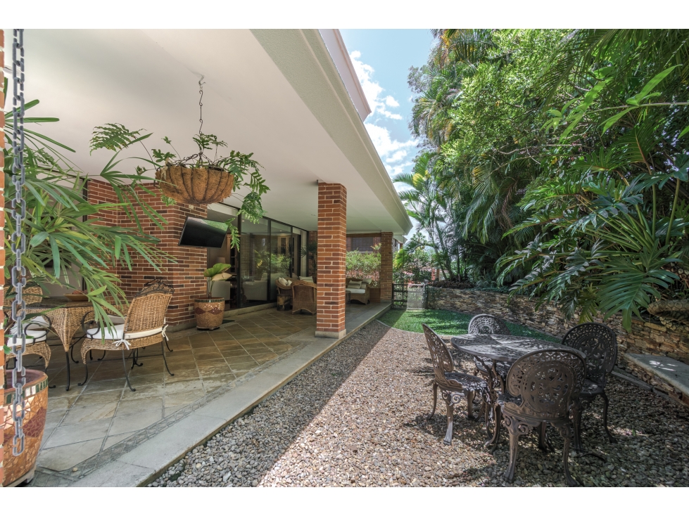 CASA EN VENTA SECTOR LOMA BENEDICTINOS EN ENVIGADO
