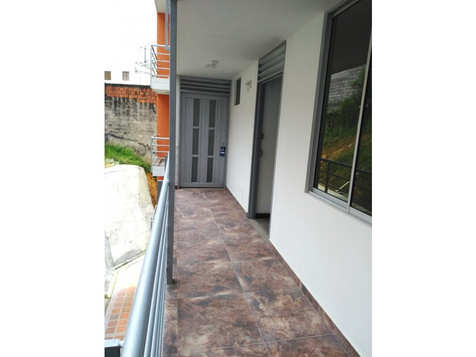 VENTA APTO NUEVO CON TERRAZA  CAMPOHERMOSO