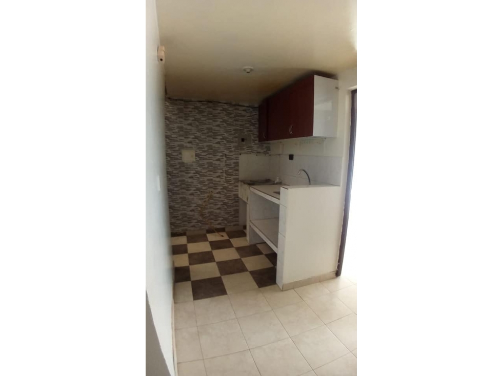 CASA MUY RENTABLE CON LOCAL COMERCIAL ACREDITADO COPIHUE FACATATIVA