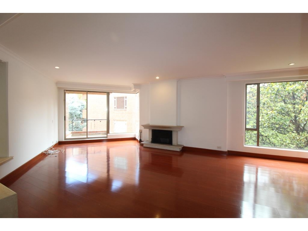 Apto Rosales: 170m2, balcón, 3H, 3.5B y 2P