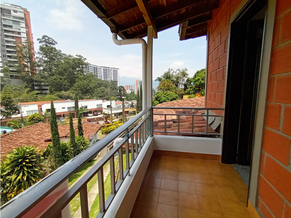 Casa campestre para la venta en Envigado - Benedictinos