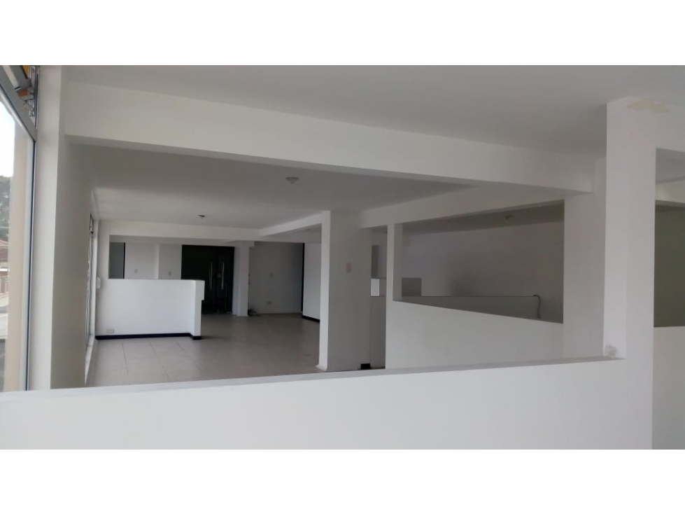 VENTA - EXCELENTE EDIFICIO MODELIA