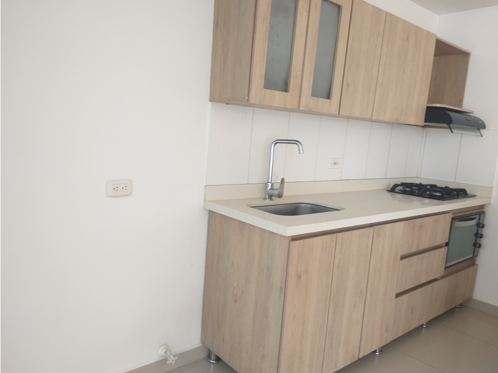 VENDO APARTAMENTO EN SABANETA, CALLE BANCO