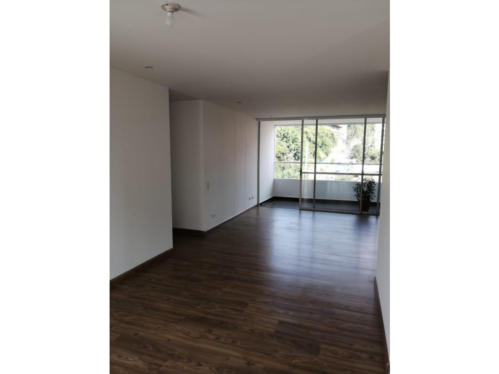 Venta Apartamento Envigado Loma Benedictinos parte baja cerca Frontera