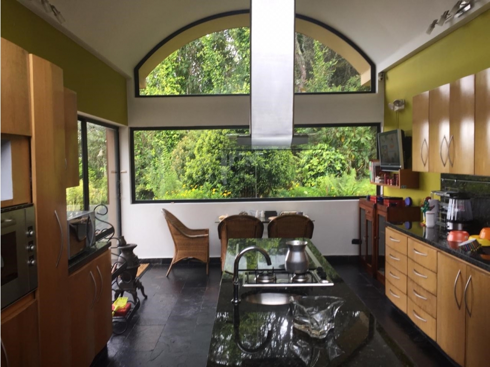 CASA EN ALTOS DE POTOSI