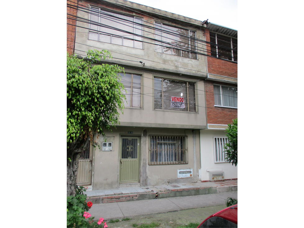VENTA CASA RENTANDO GARCES NAVAS, BOGOTÁ