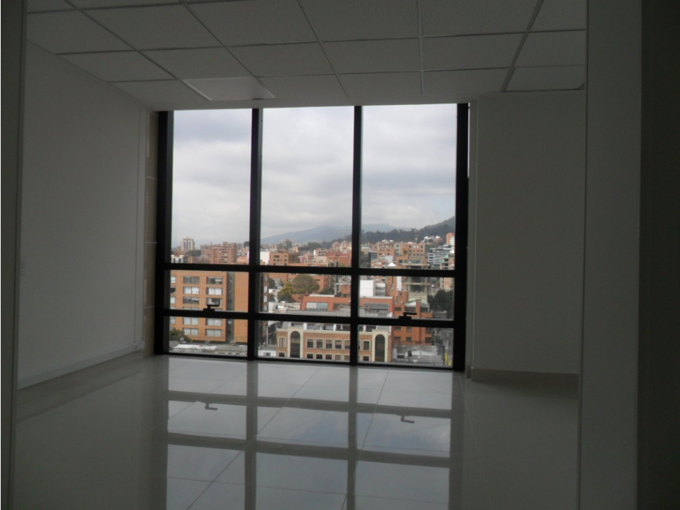 Oficina en venta en edificio Office 120 136m2 - 2 Baños - 4 Garajes