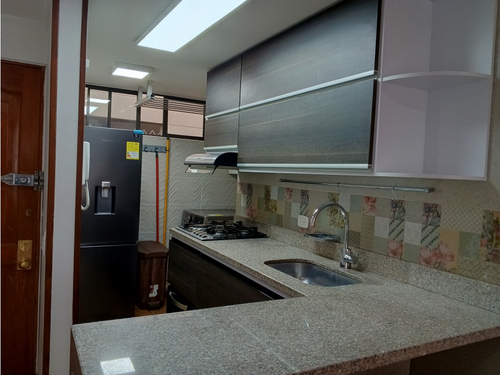 Venta o Arriendo de apartamento remodelado en Batán