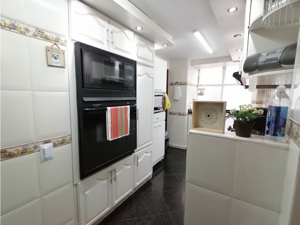 Vendo casa de 3 niveles cerca del CES, Poblado