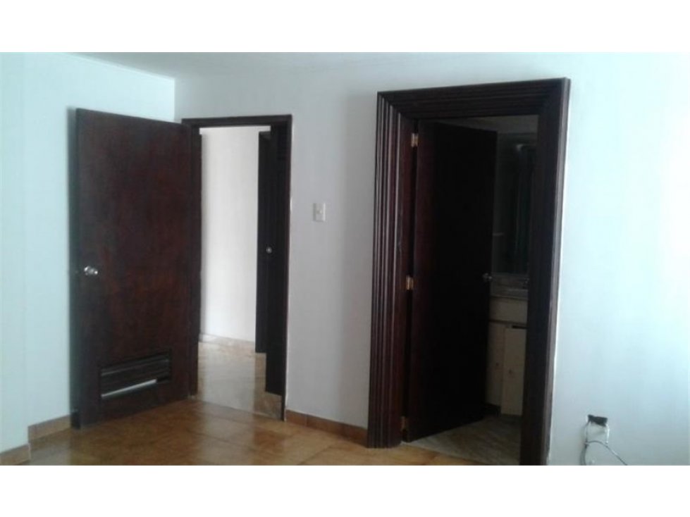 SE VENDE APARTAMENTO EN ALTO PRADO