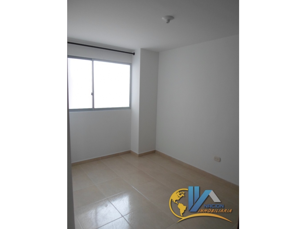 SE VENDE APTO EN COMUNEROS