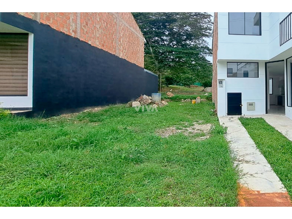 LOTE CON LICENCIA EN CONJUNTO CERRADO SILVANIA