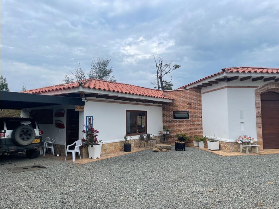 Venta de Finca en El Carmen de Viboral/ San Antonio de Pereira