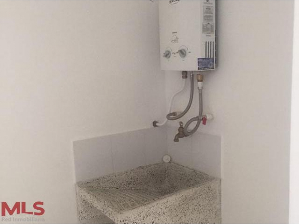 APARESTUDIO EN LA ESTRELLA PARA ESTRENAR(MLS#238510)