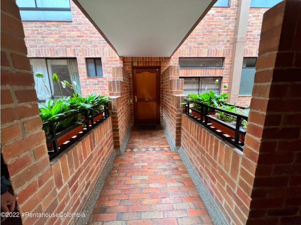 Apartamento en  Chico Navarra RAH CO: 24-634