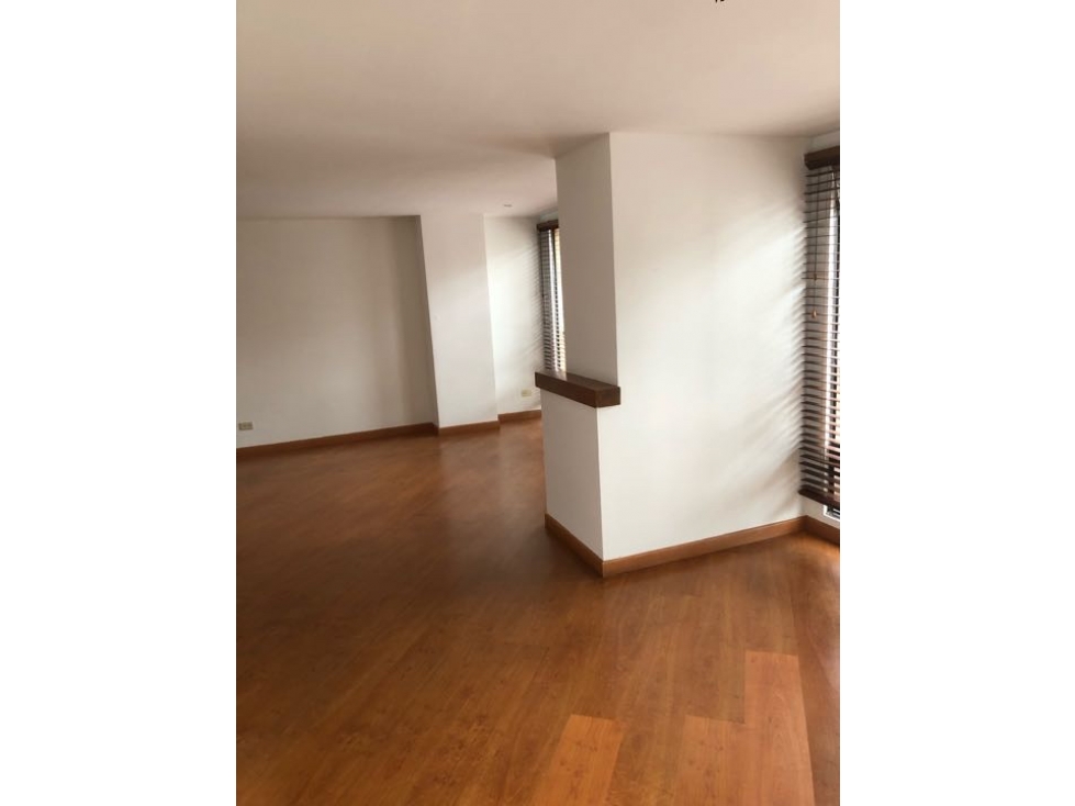 Arriendo apartamento en Santa Paula. 125 m2