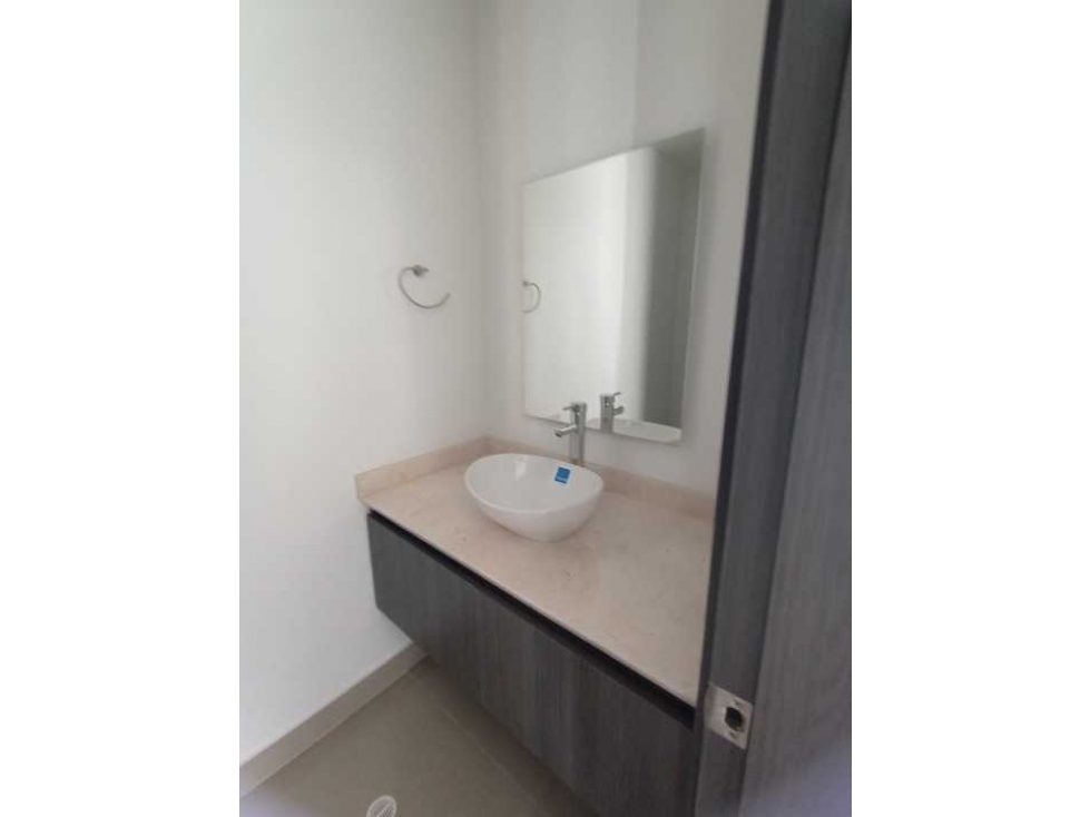 ARRIENDO APARTAMENTO EN ALTOS DE RIOMAR CON ASCENSOR