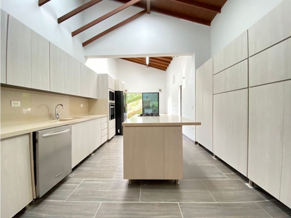 Casa lujosa en Envigado CL218