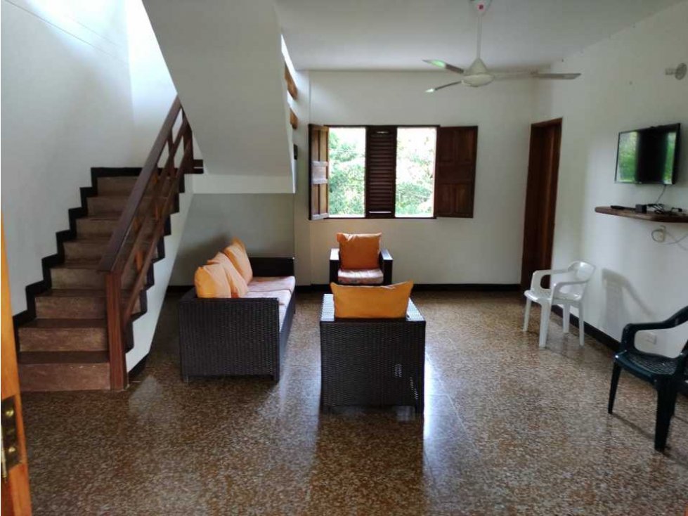 FINCA EN VENTA DORADAL. NAPOLES.