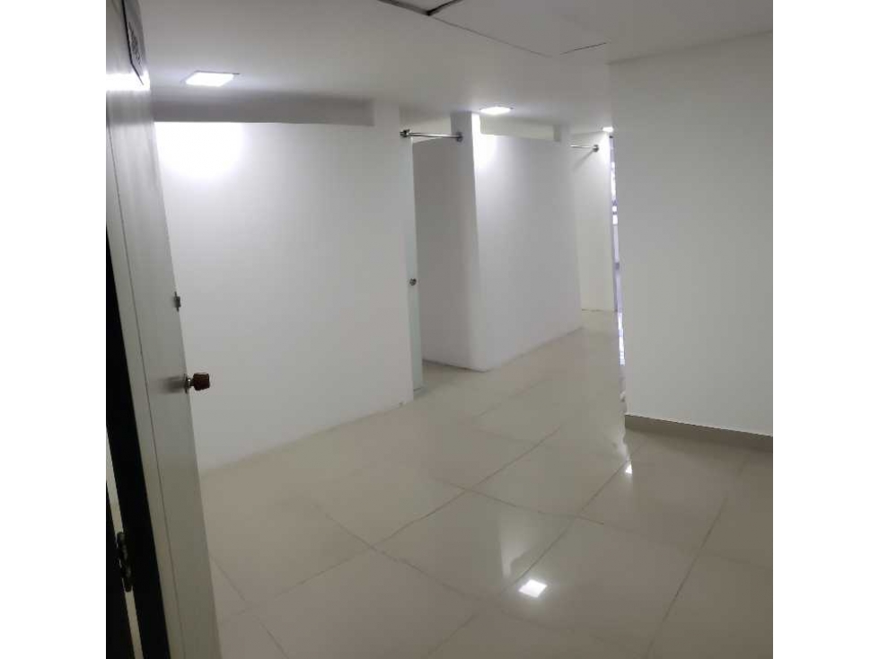 Grandiosa Oficina en Arriendo en Avenida El Poblado