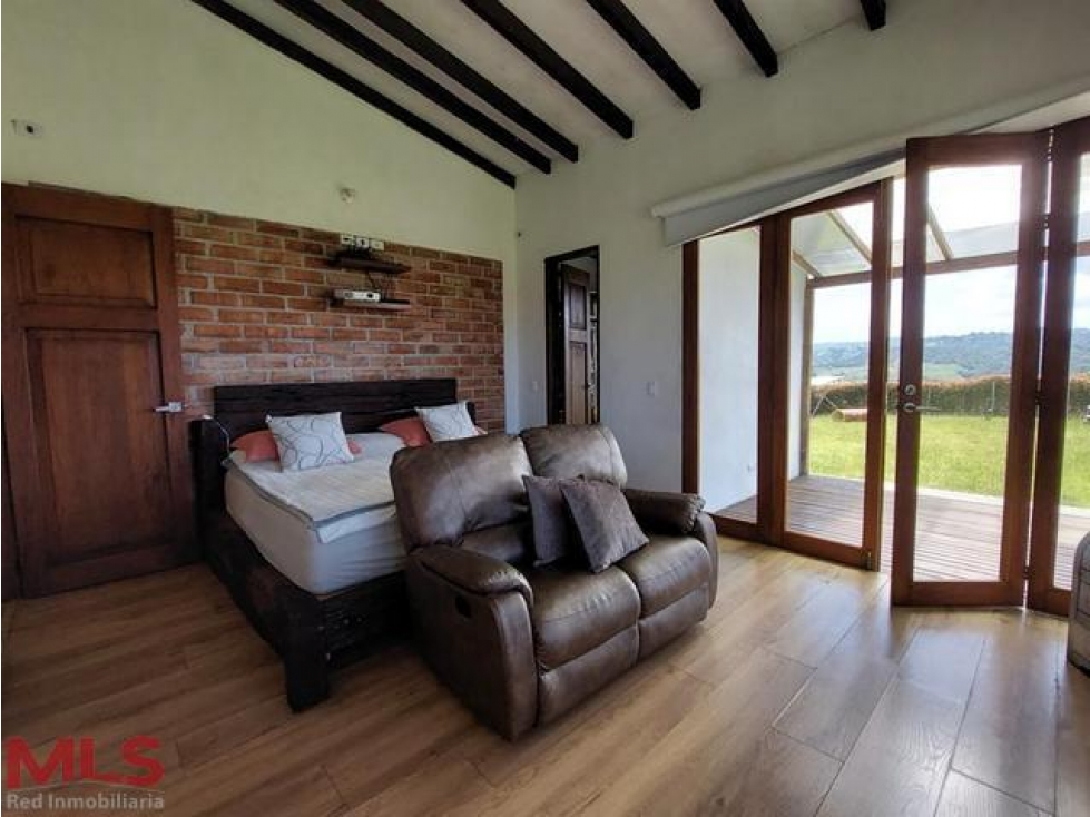 Hermosa Casa Finca(MLS#236312)