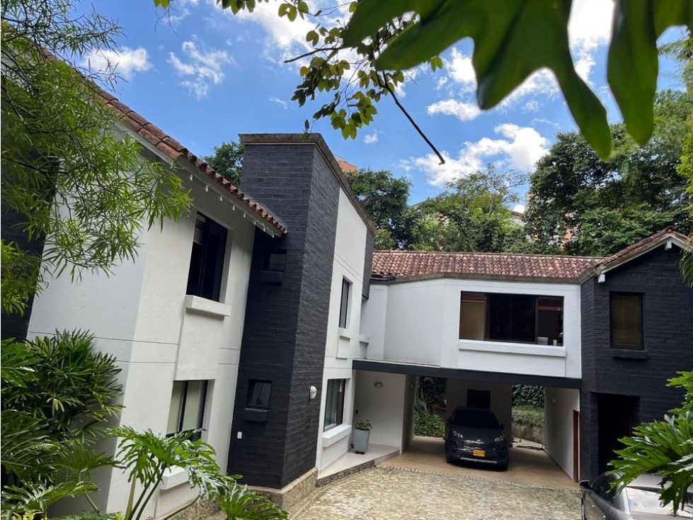 Hermosa Casa para la Venta en Envigado Esmeraldal