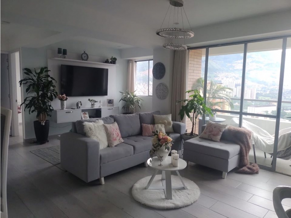 HERMOSO APARTAMENTO EN BELLO