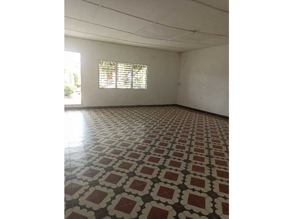 SE ARRIENDA CASA EN B/BALBOA