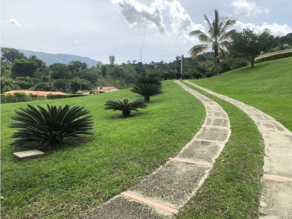 SE VENDE FINCA EN GIRARDOTA