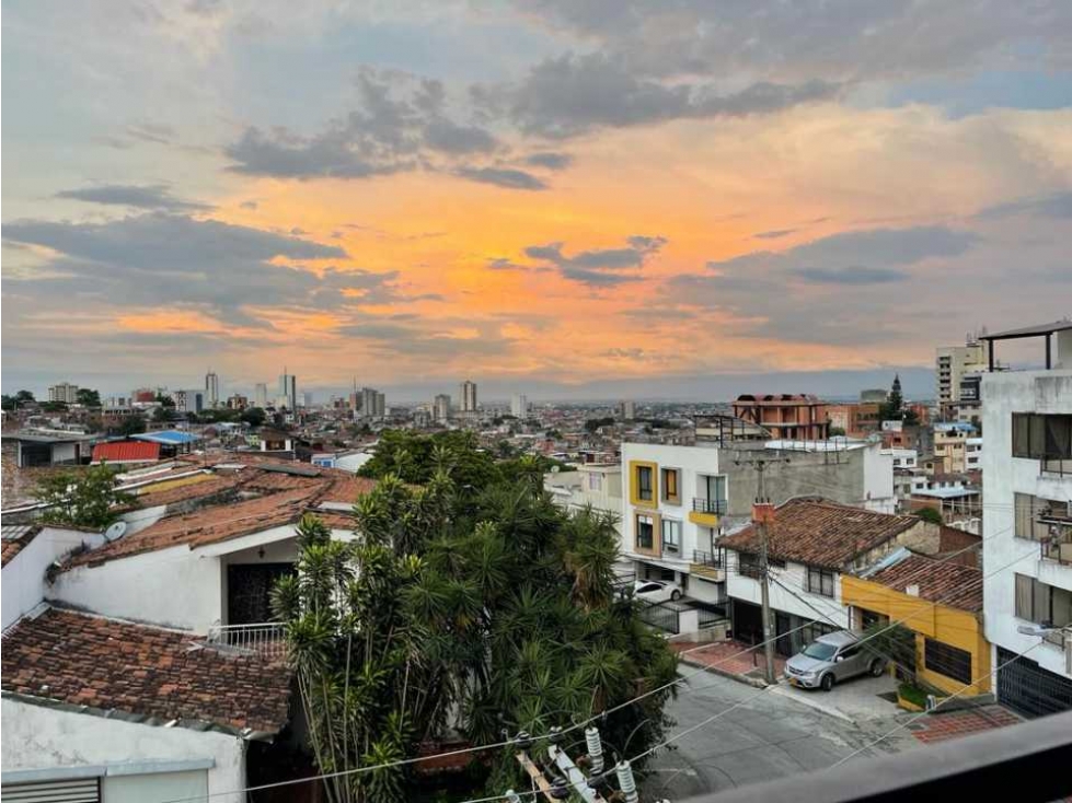 Vendo Apartamento Remodelado Grande Con Vista Oeste de Cali