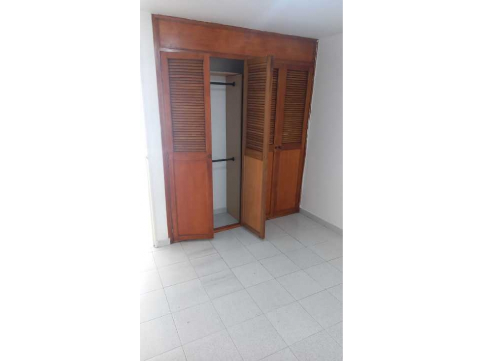 Vendo apartamento en edificio sector la castellana