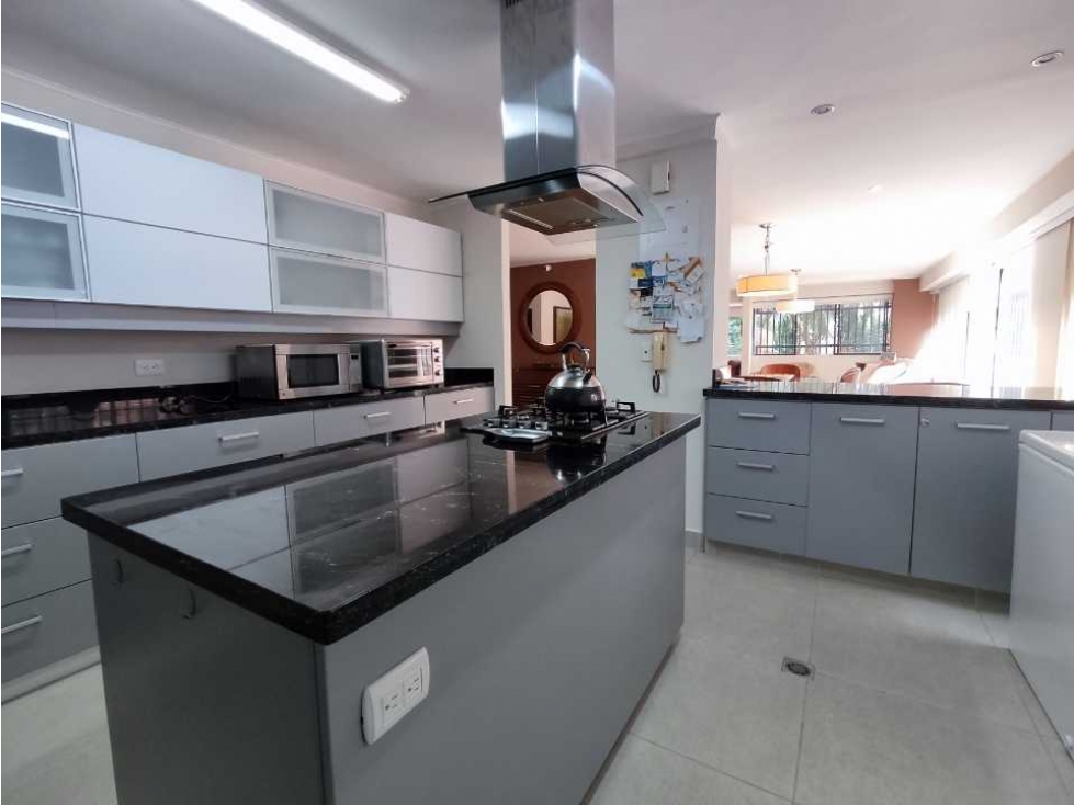 VENDO APARTAMENTO AMOBLADO  EN POBLADO